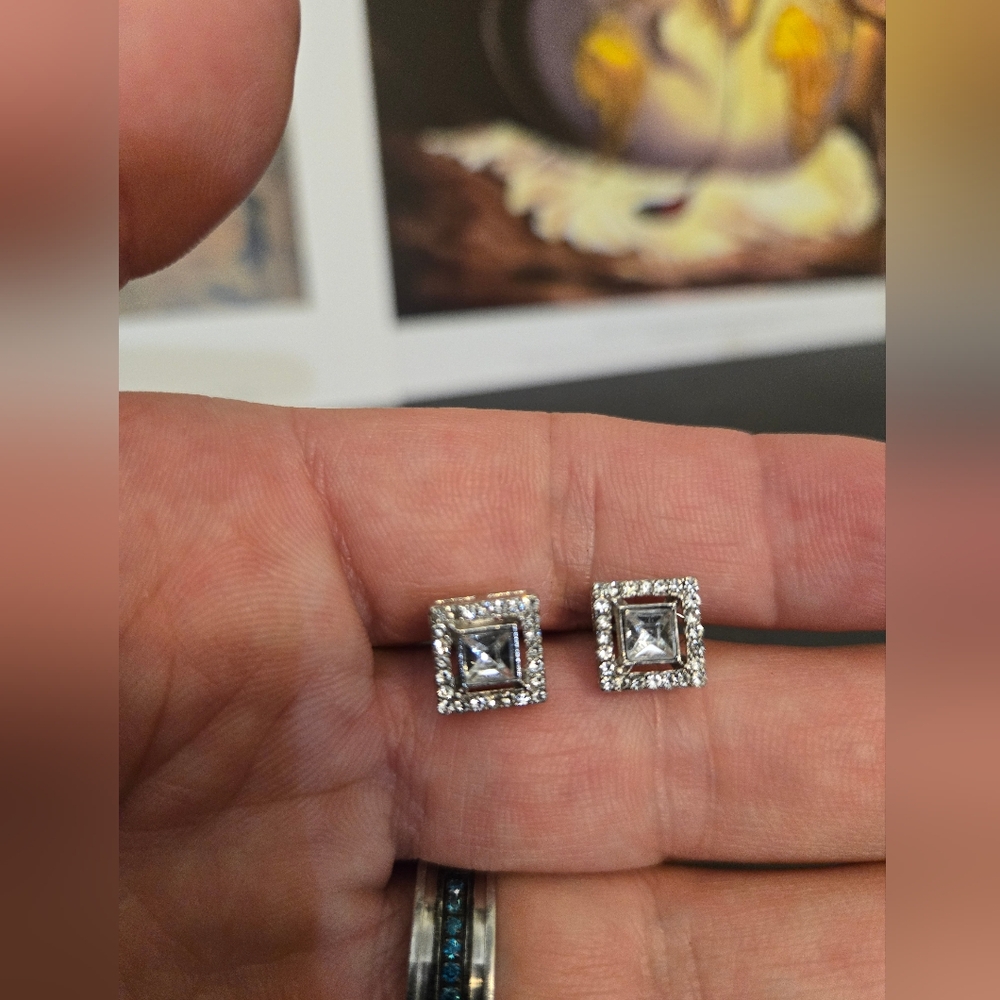 Square simulated diamond encrusted earings...25025